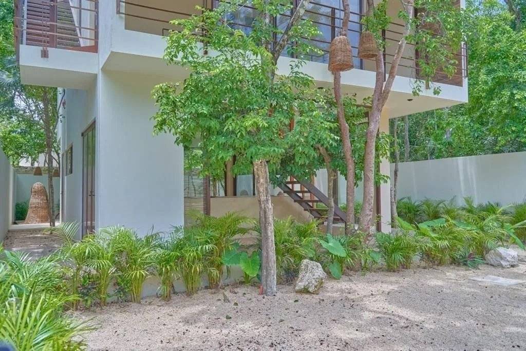 Casa moderna con jardín y alberca en Tulum 5