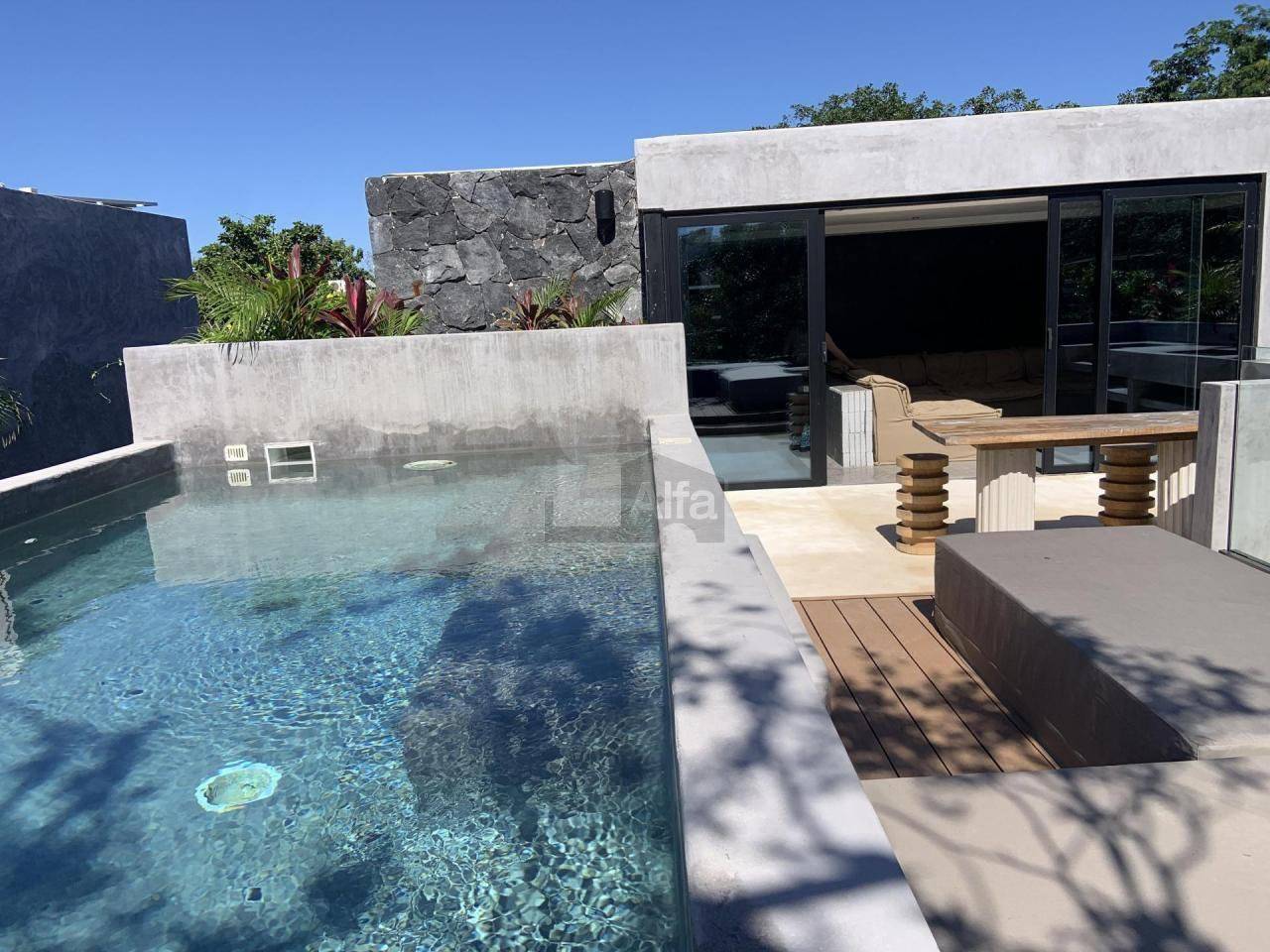 Villas de lujo con piscina en Aldea Zama 5
