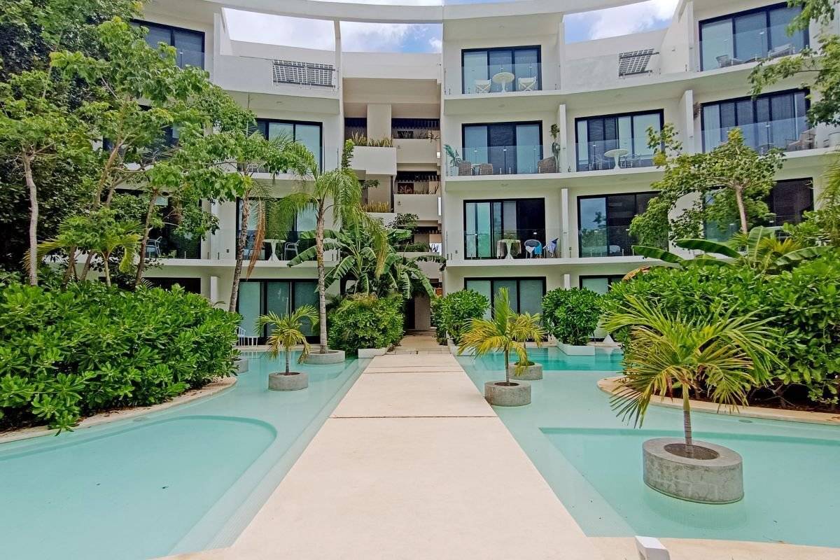 Estudio moderno con swim up en Tulum 2