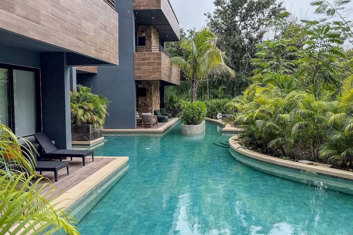 Penthouse de lujo con alberca y vista selva 5