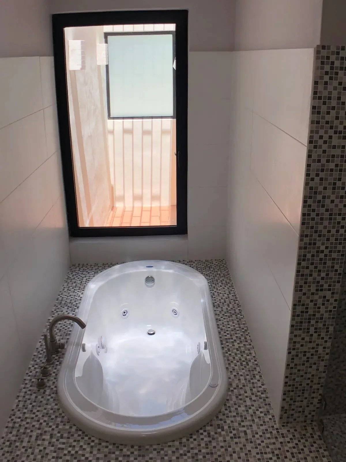 Casa Malix: ¡Tu oasis privado en Tumbenka! 2