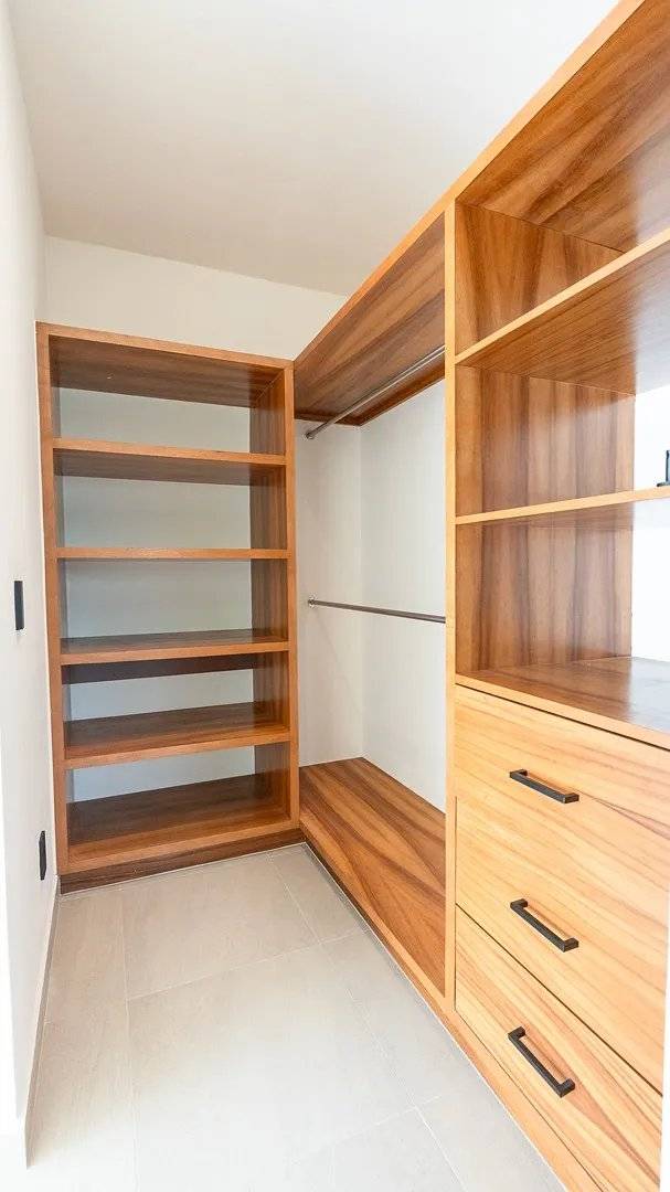 Casa en esquina en exclusivo Valenia 5