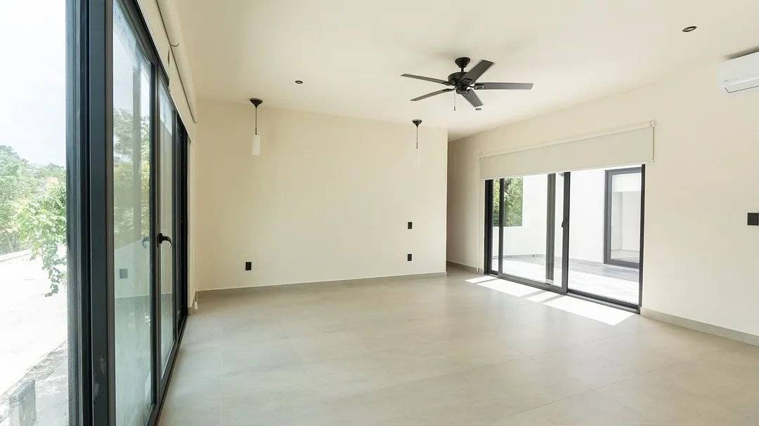 Casa en esquina en exclusivo Valenia 2