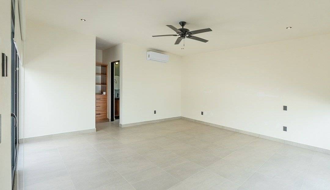 Casa en esquina en exclusivo Valenia 3