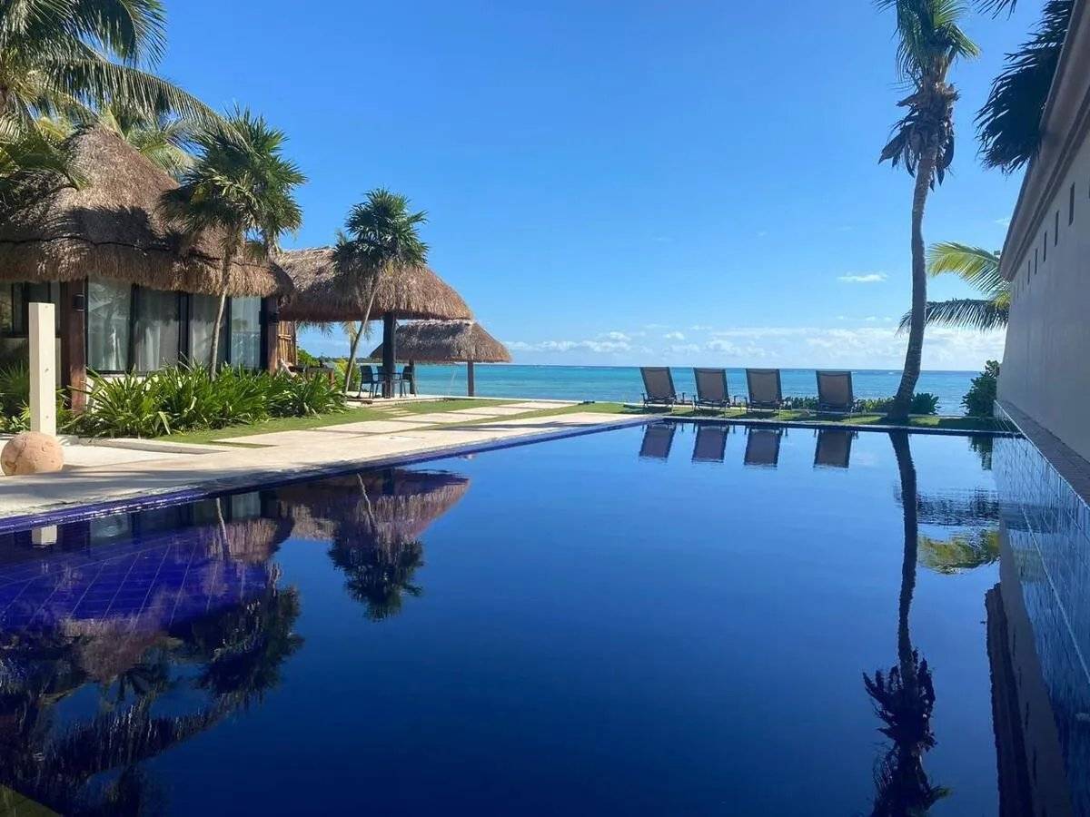 Casa de lujo frente al mar en Bahía Soliman 3
