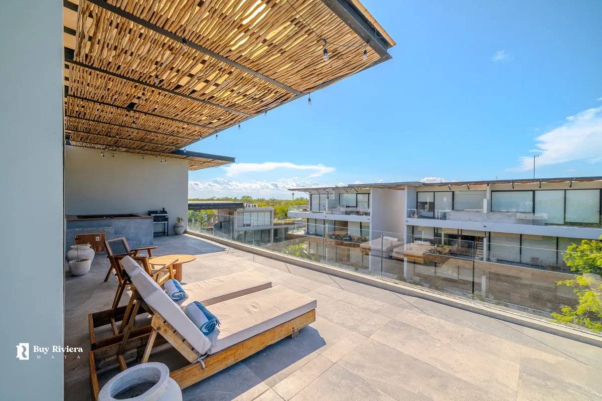 Ático con terraza y vistas al atardecer 4