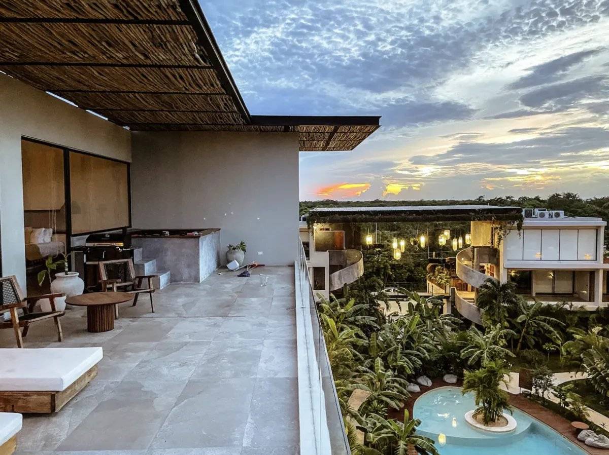 Ático con terraza y vistas al atardecer 2