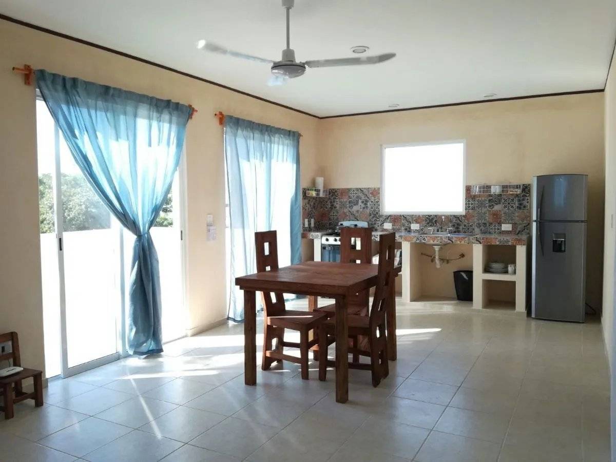 Condominio completo con balcones y aire acondicionado 2