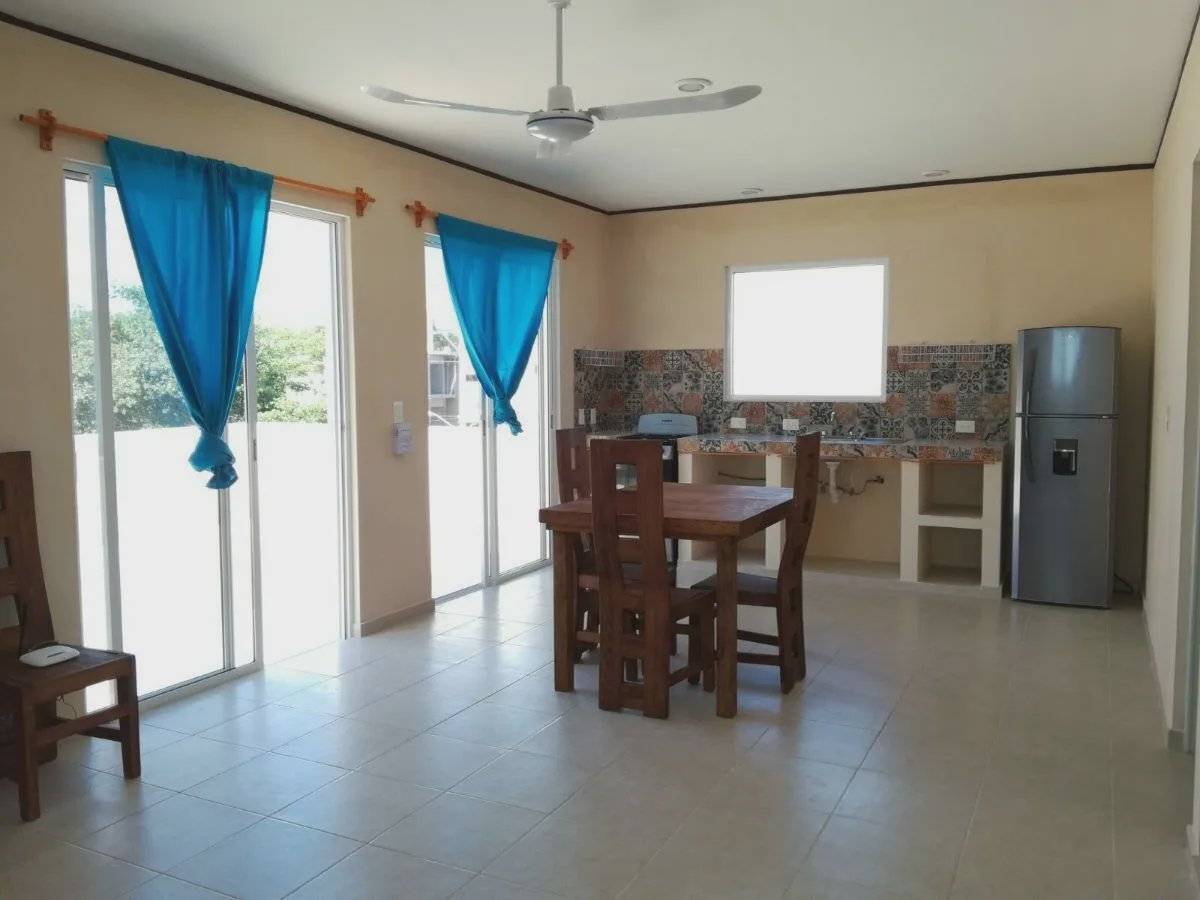 Condominio completo con balcones y aire acondicionado 3