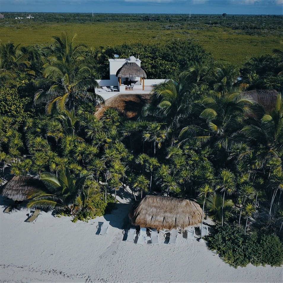 Villa de lujo frente al mar en Tulum 1