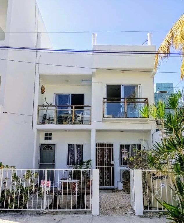 Casa con amplia terraza en Villas Tulum 1