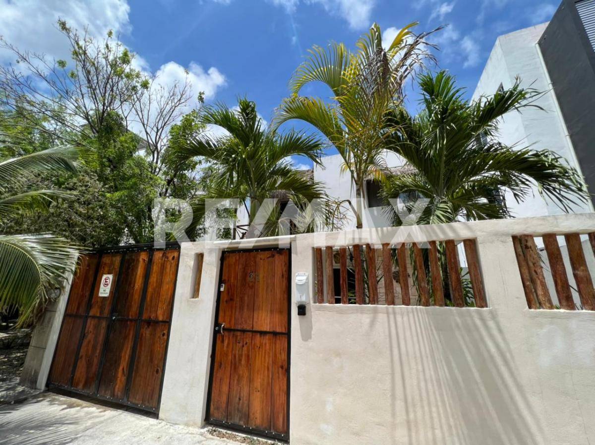 Casa luminosa con alberca estilo jacuzzi 1