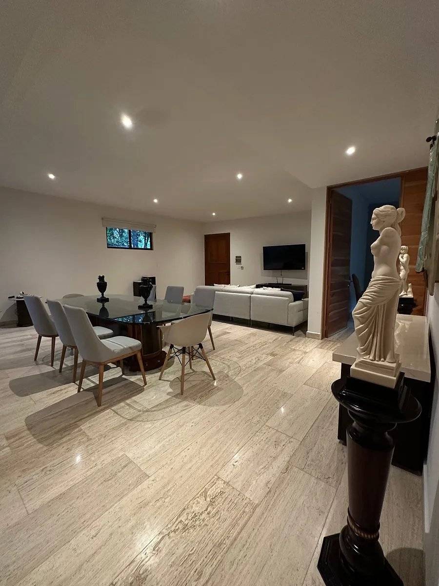 Exclusivo departamento con jardín y jacuzzi privado 2