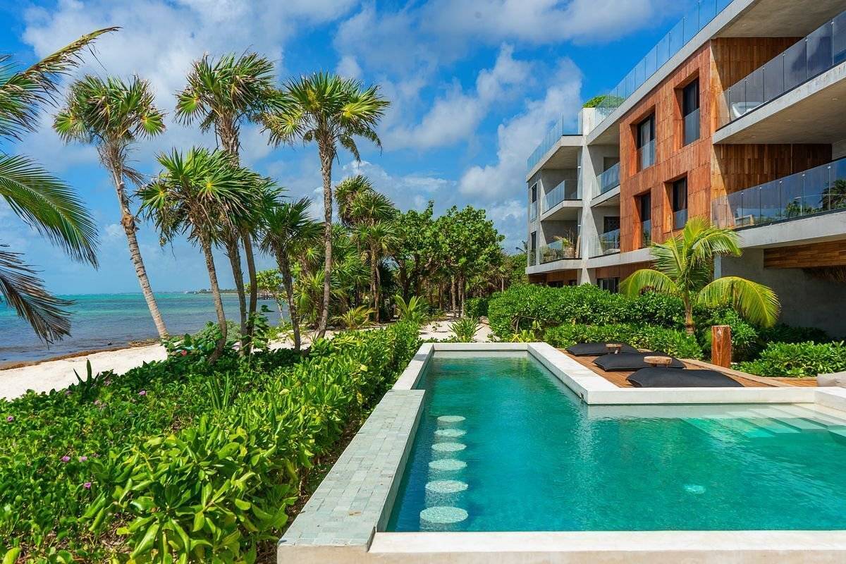 Venta, departamento en "atal" tulum, con salida directa a la playa y vista al ma 1