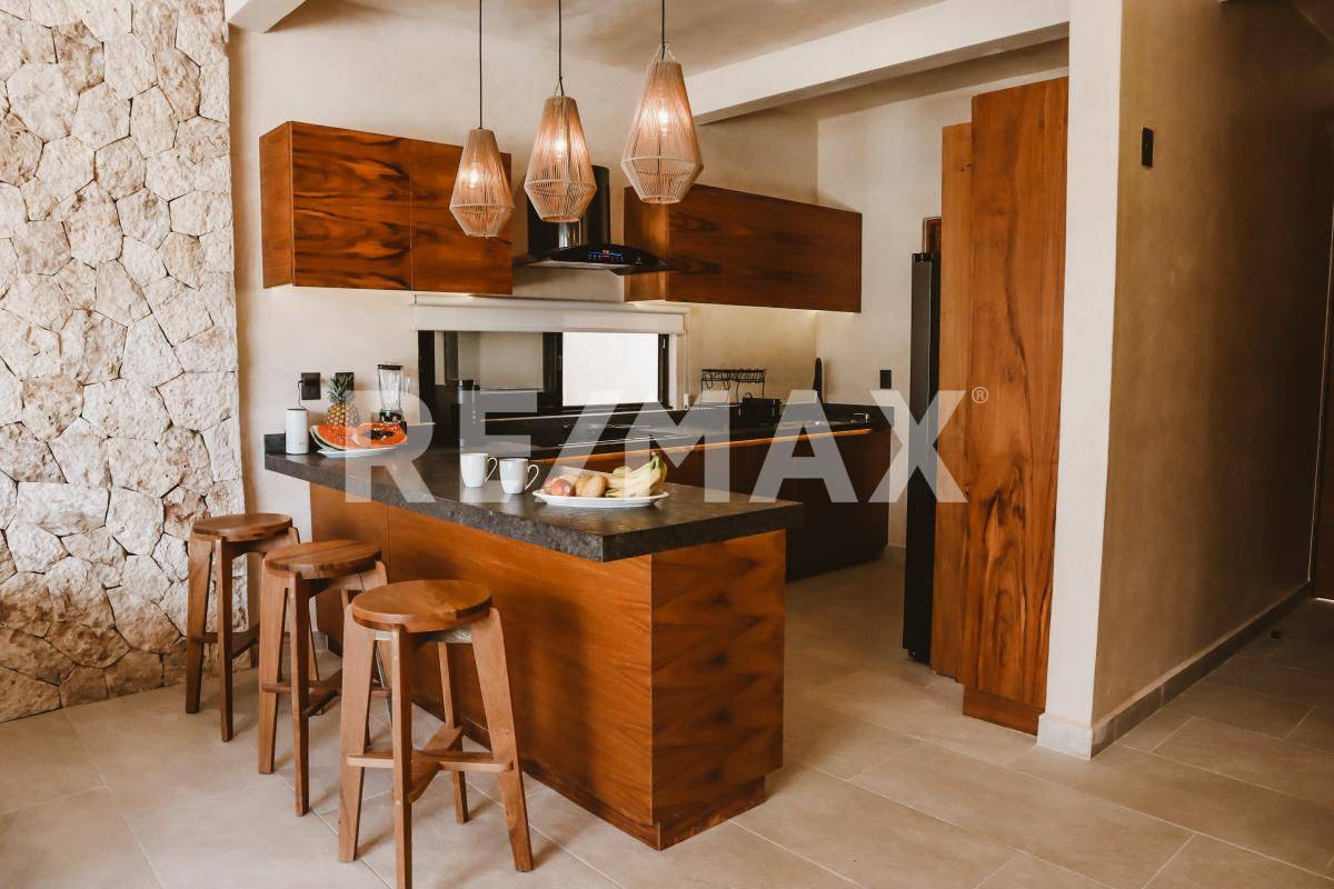 Casa moderna con terraza y alberca comunal 2