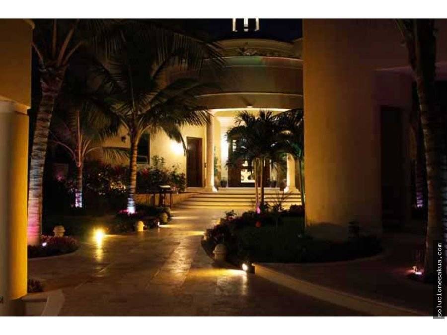 Villa de lujo frente al mar en Tulum 2