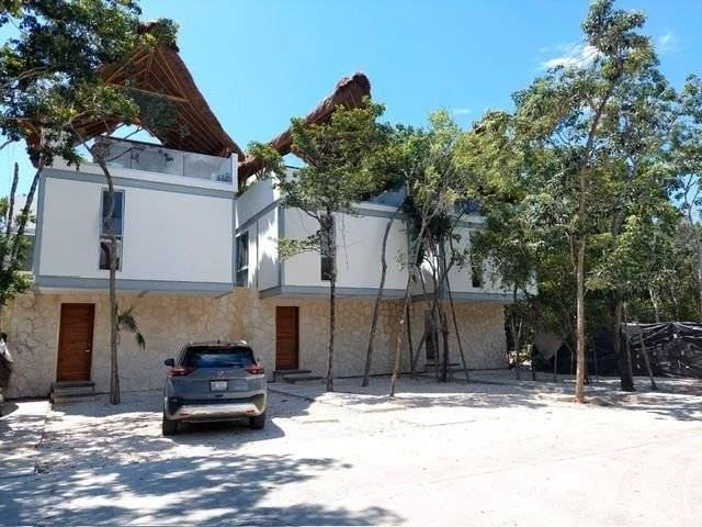Casa de lujo con alberca y mirador en Kaybé 1