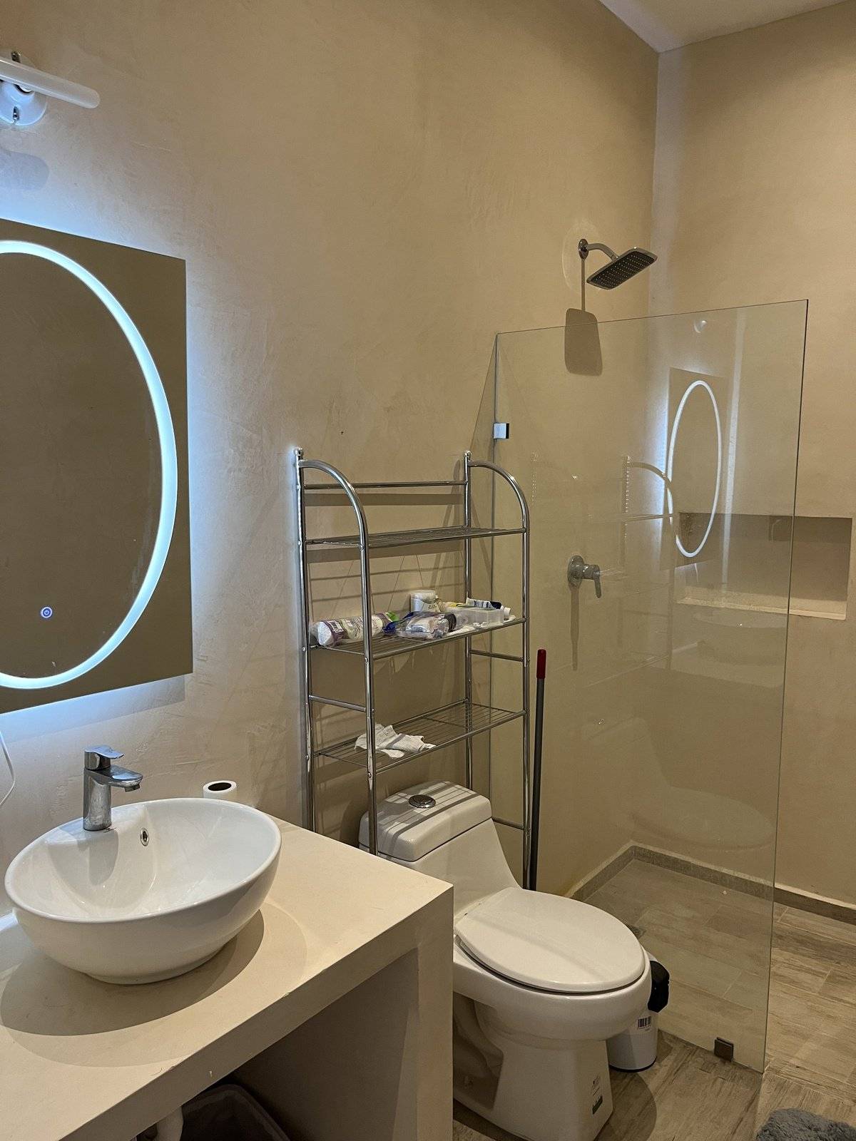 Villa en Zona Veleta: Ideal para Inversión 2