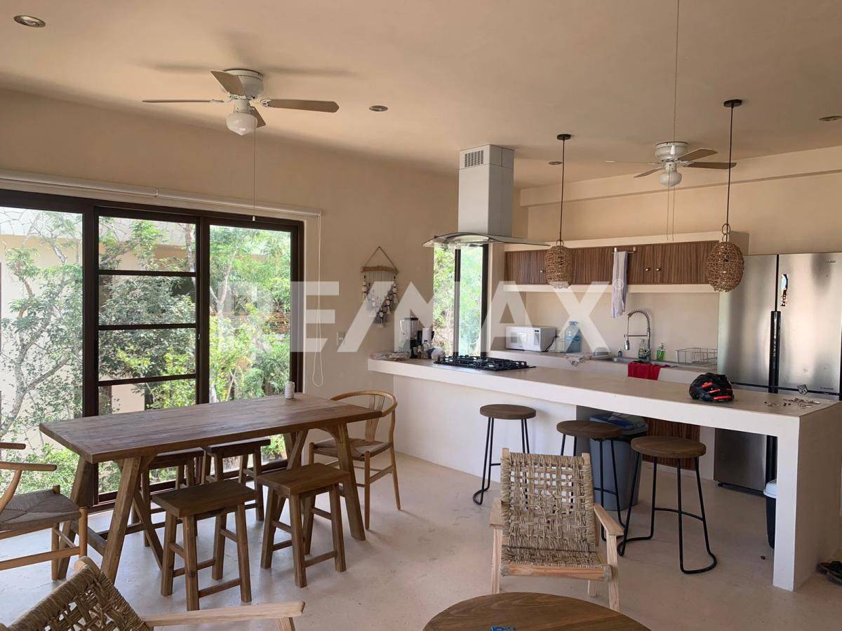 En venta hermoso pent house de 2 recamaras en tulum 2