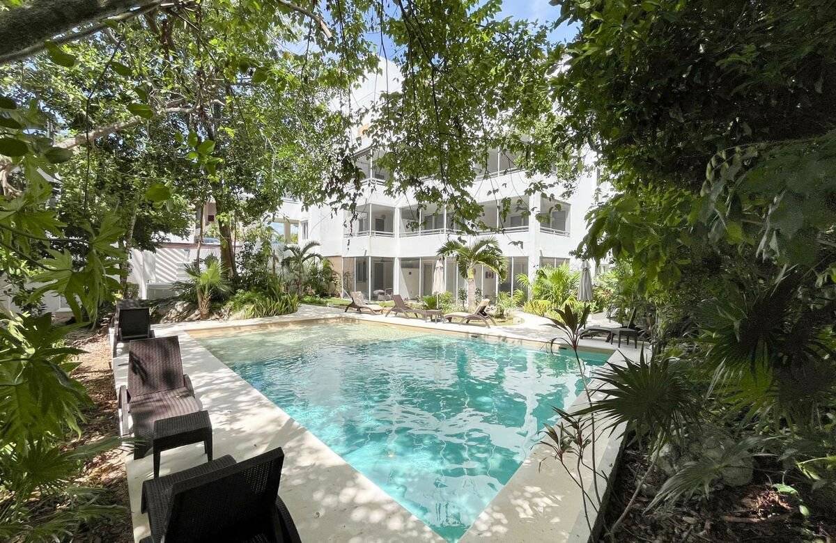 Departamento con balcón y vistas naturales en Tulum 4