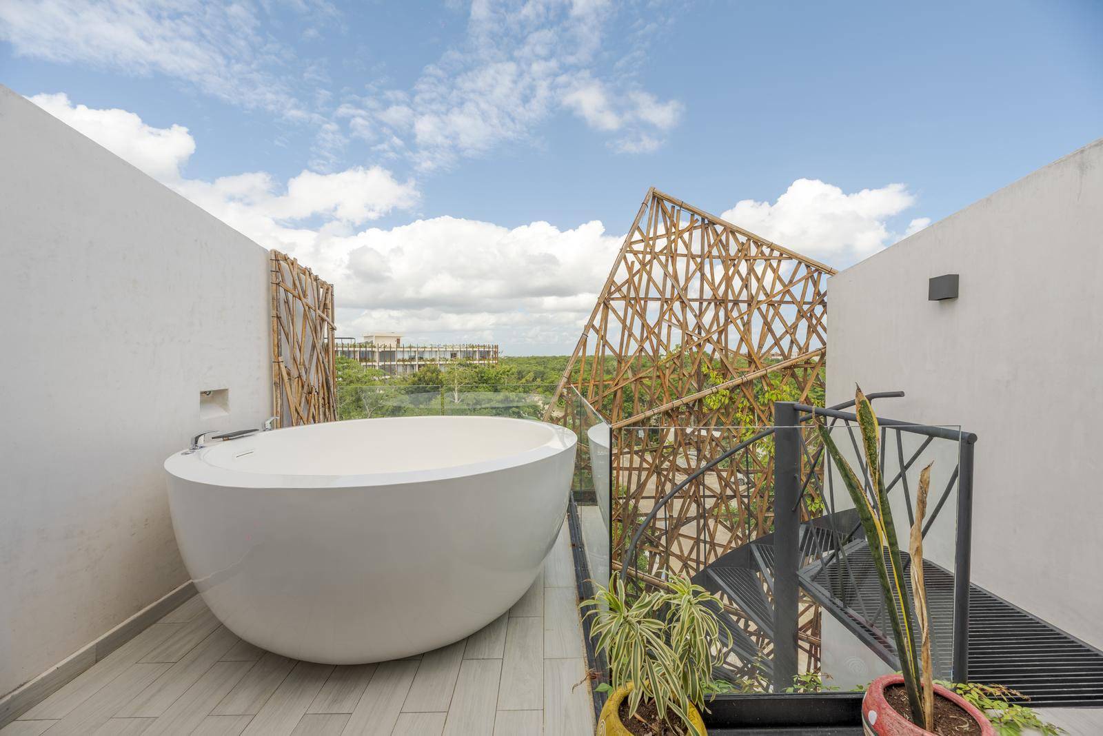 Estudio Penthouse con Jacuzzi y Vista Selva 1