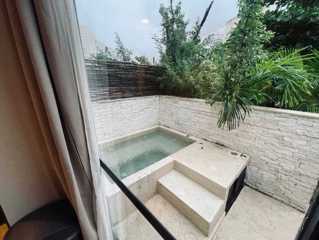 Suite con jacuzzi privado en Tulum ¡Inversión ideal! 2