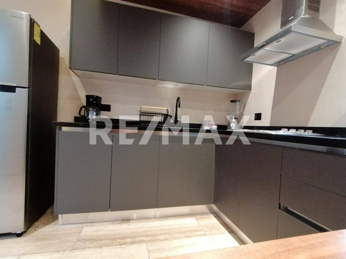Apartamento swim-up con jacuzzi y diseño único 3